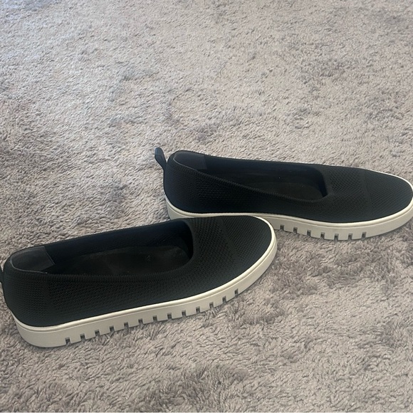 Vionic Uptown Knit Skimmer Flat. Black. Size 10 - Picture 4 of 7